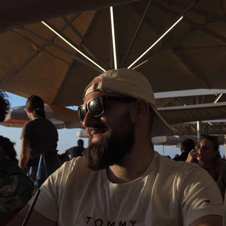 Lucas, développeur et consultant en automatisation chez glmt solutions